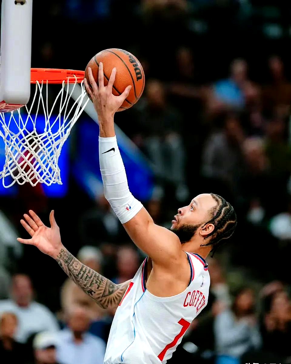 冲刺阶段洛杉矶快船调整名单以备欧冠，手感冰凉环节打磨，底气十足，轮换策略成焦点的简单介绍