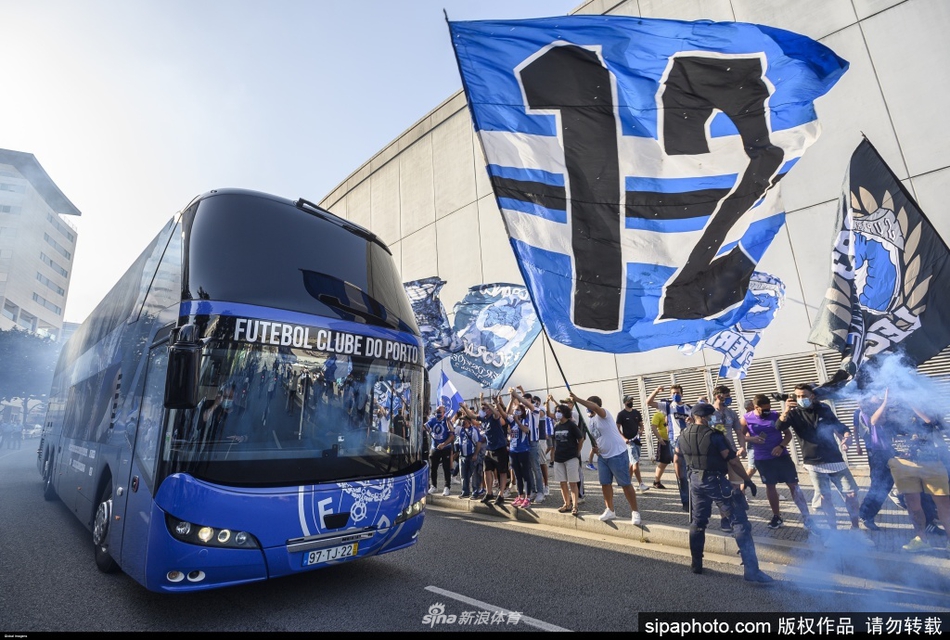 包含波特兰开拓者迎葡超关键赛；国际比赛日完成体检；媒体盛赞；轮换策略成焦点的词条